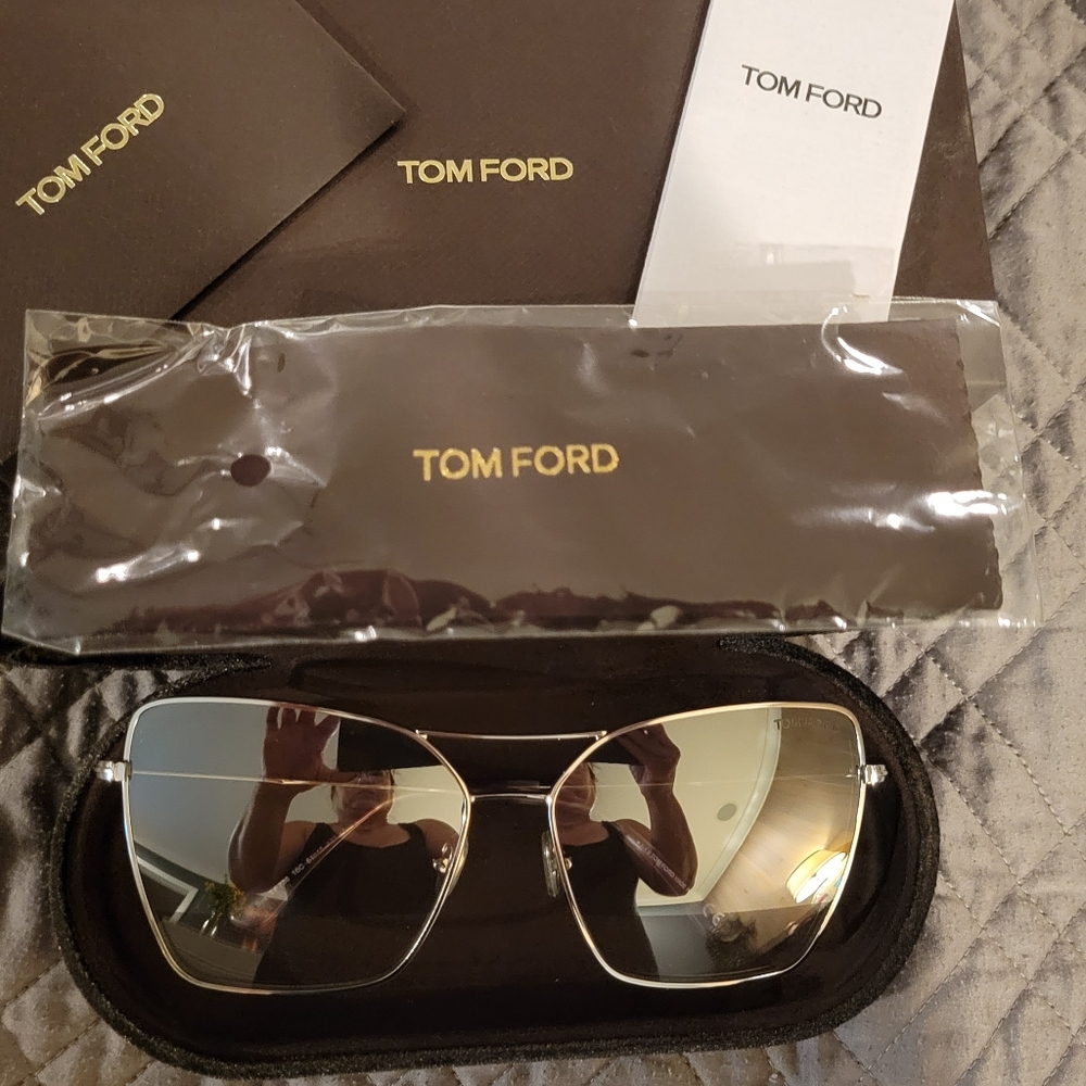 NIB Tom Ford Sye Cat Eye Sunglasses